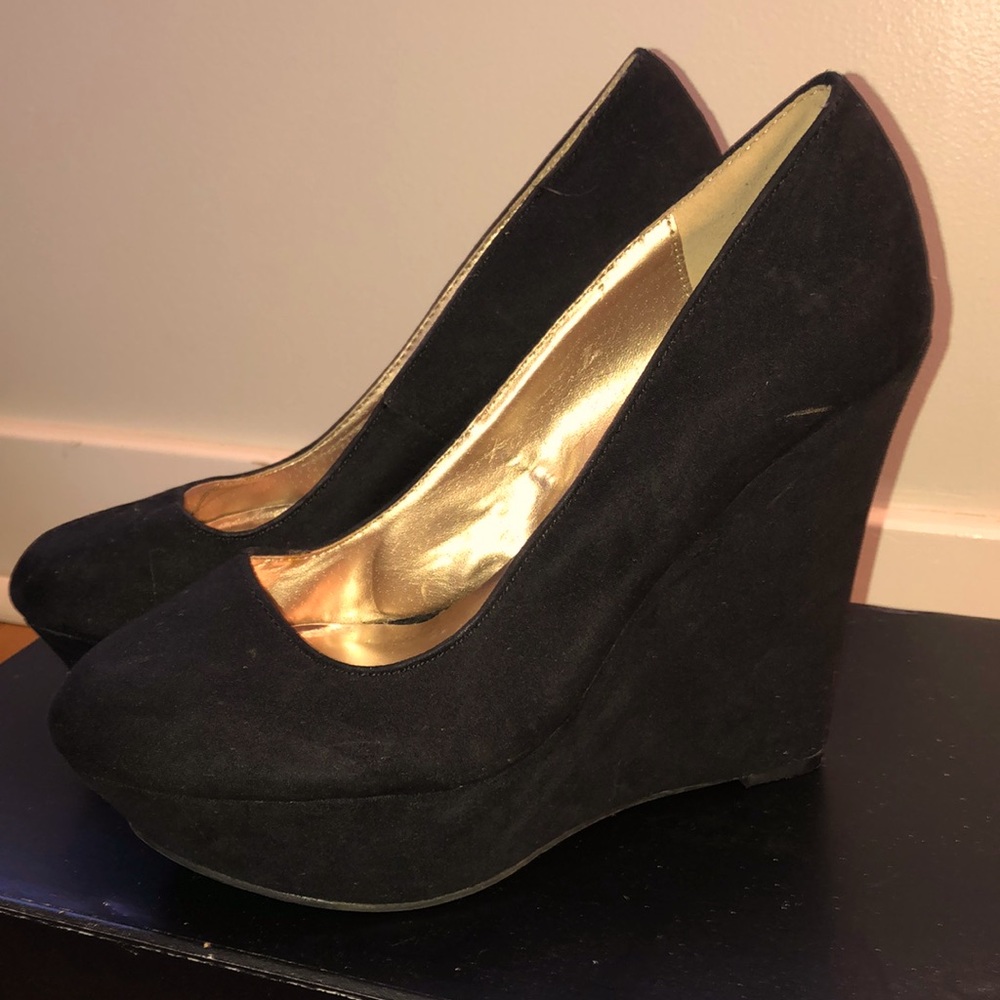 Black wedges brand new worn once